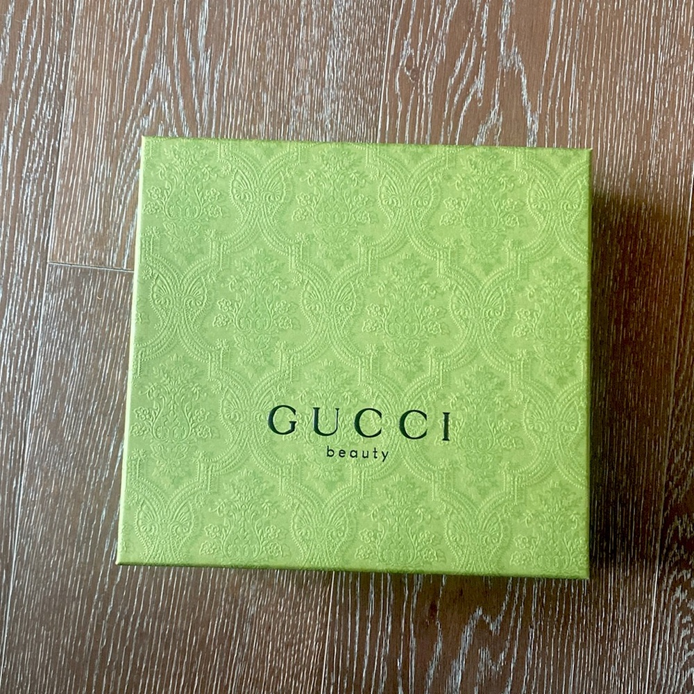 Gucci Flora Gorgeous Magnolia perfume gift set